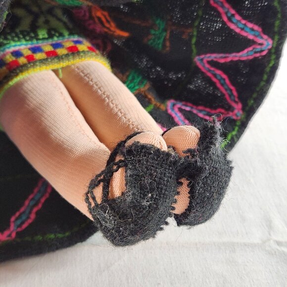 Peruvian Andean Handmade Doll Folk Art Embroidery Dress Mother with Baby 14 in - Picture 11 of 13